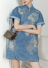 Vestido vaquero de algodón de manga corta, con cuello alto azul, bordado floral, botones laterales abiertos